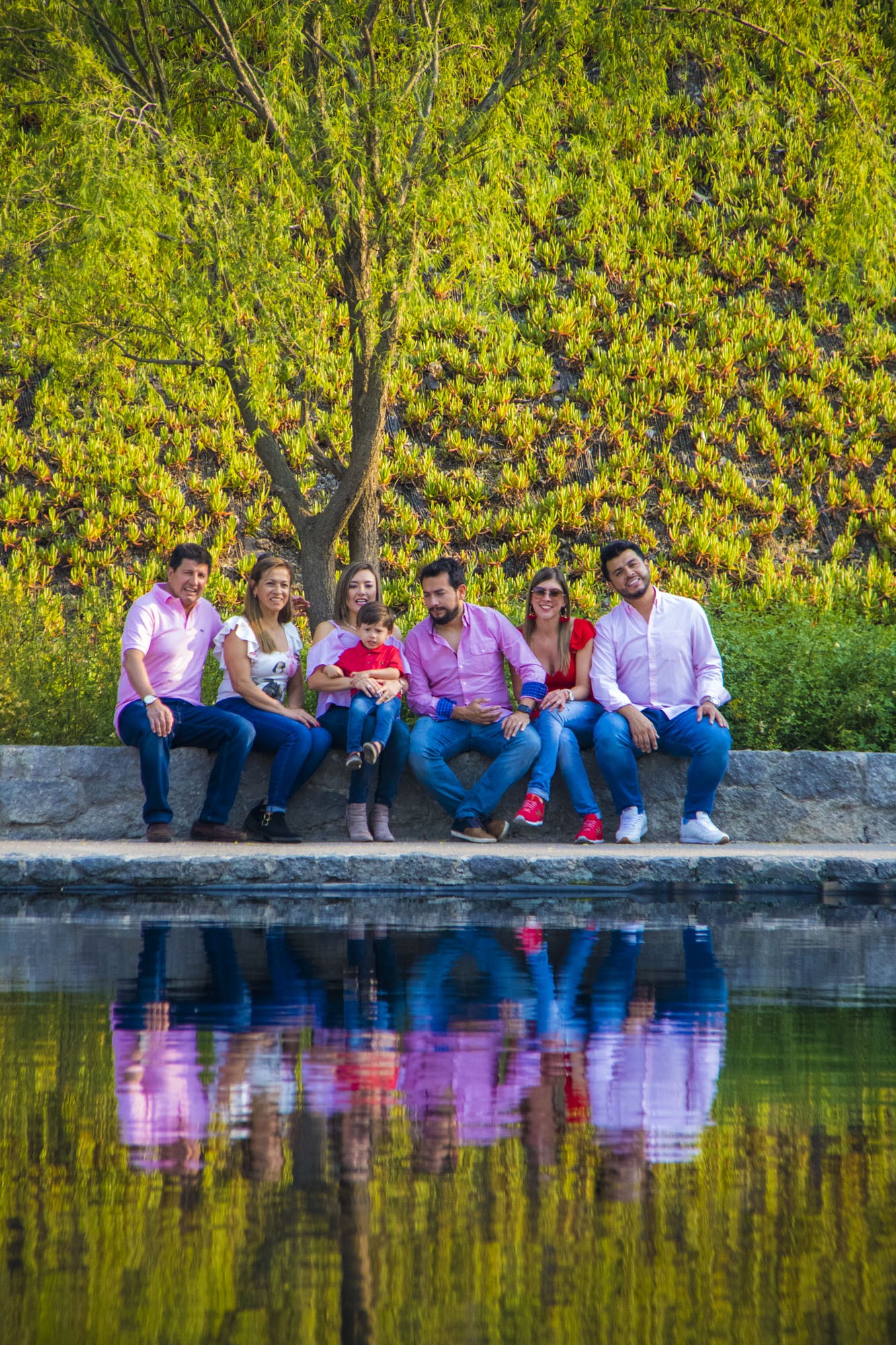 Sesión fotográfica familiar profesional en exterior