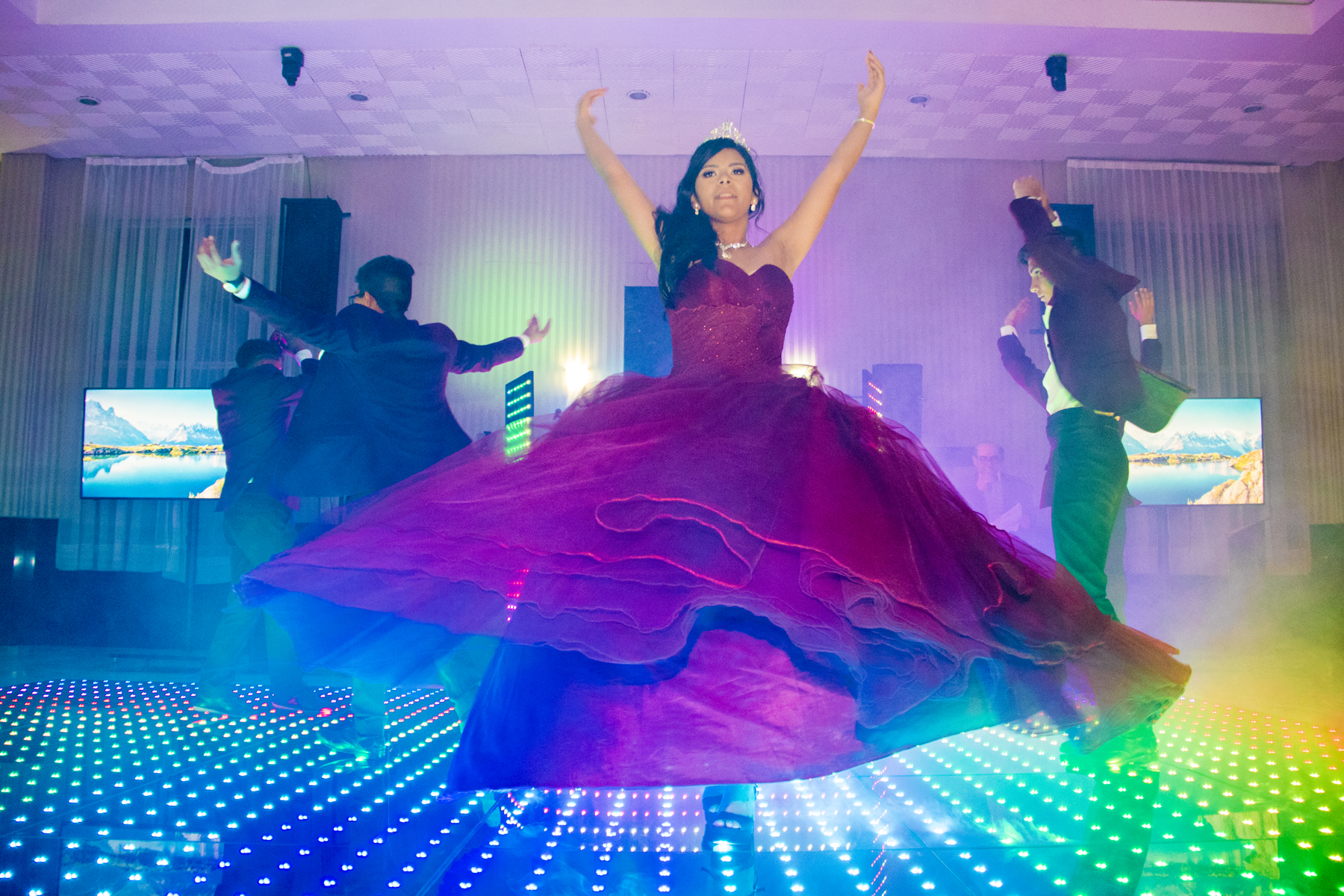 Sesión fotográfica profesional juvenil en estudio