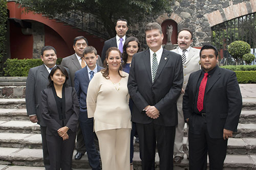 Sesión fotográfica profesional juvenil en estudio