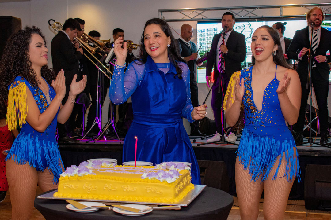 FOTOGRAFOS CDMX FOTOGRAFIA DE CUMPLEANOSCUMPLEANOS0134 Sesión de fotos empresariales familia Sesion de fotos- Fotógrafos CDMX - Coberturas empresariales https://fotografoscdmx.com