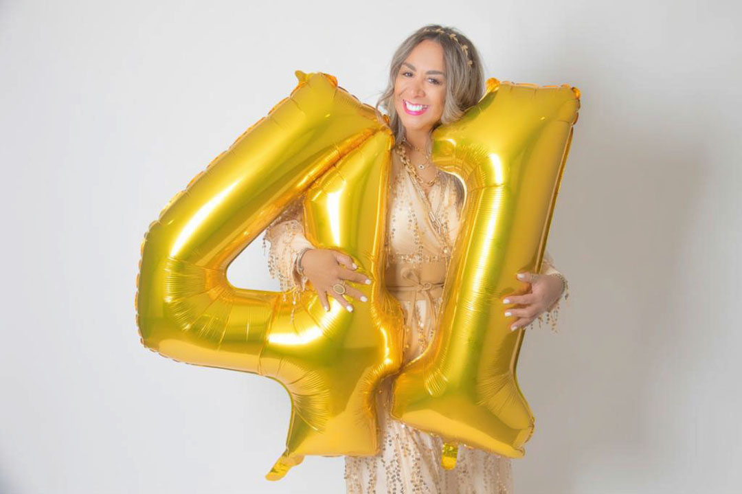 Sesión fotográfica profesional juvenil en estudio