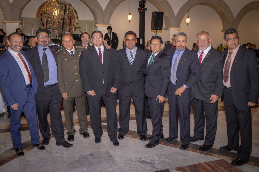 Sesión fotográfica profesional juvenil en estudio