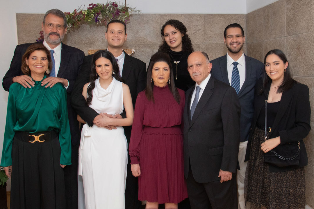 Sesión fotográfica profesional juvenil en estudio