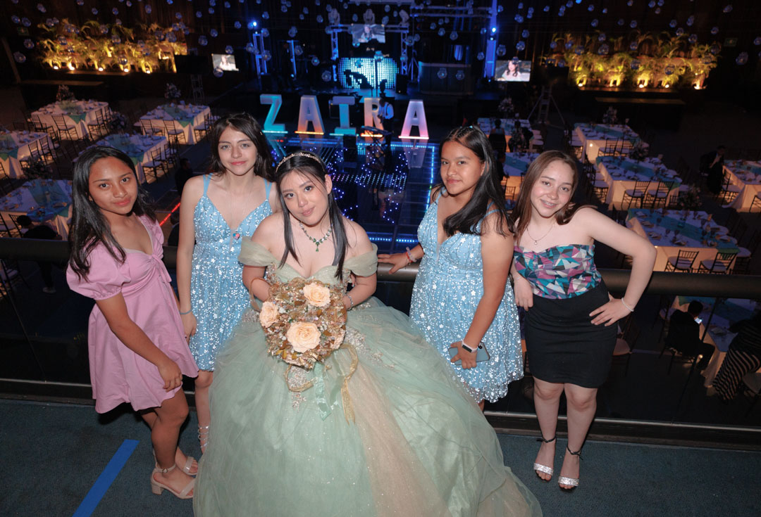 Sesión fotográfica profesional juvenil en estudio