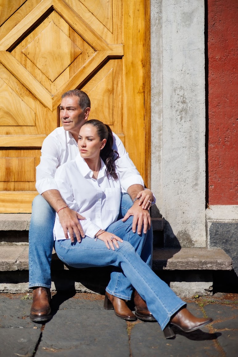 Sesión fotográfica profesional juvenil en estudio