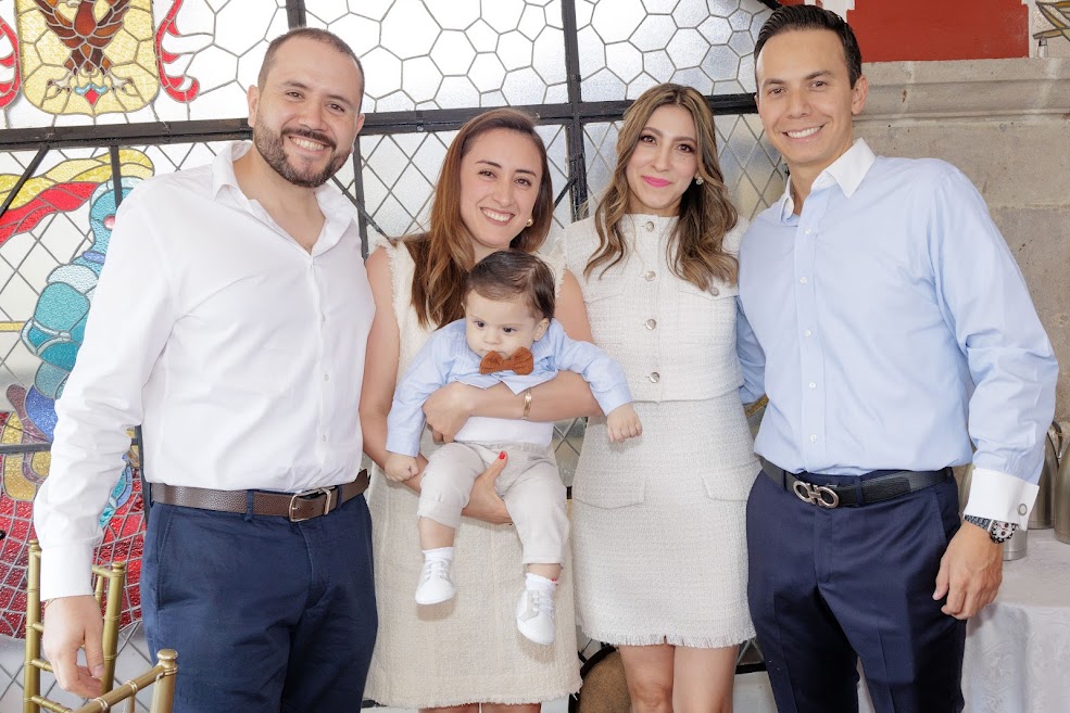 Sesión fotográfica profesional juvenil en estudio